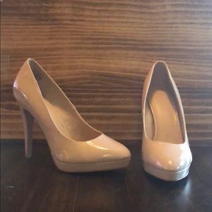 Nude Elle pumps